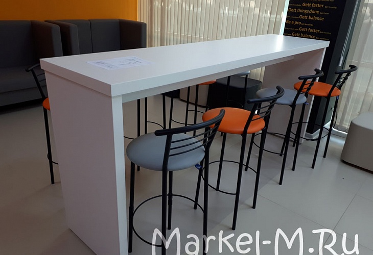 Белый барный стол для офисной кухни